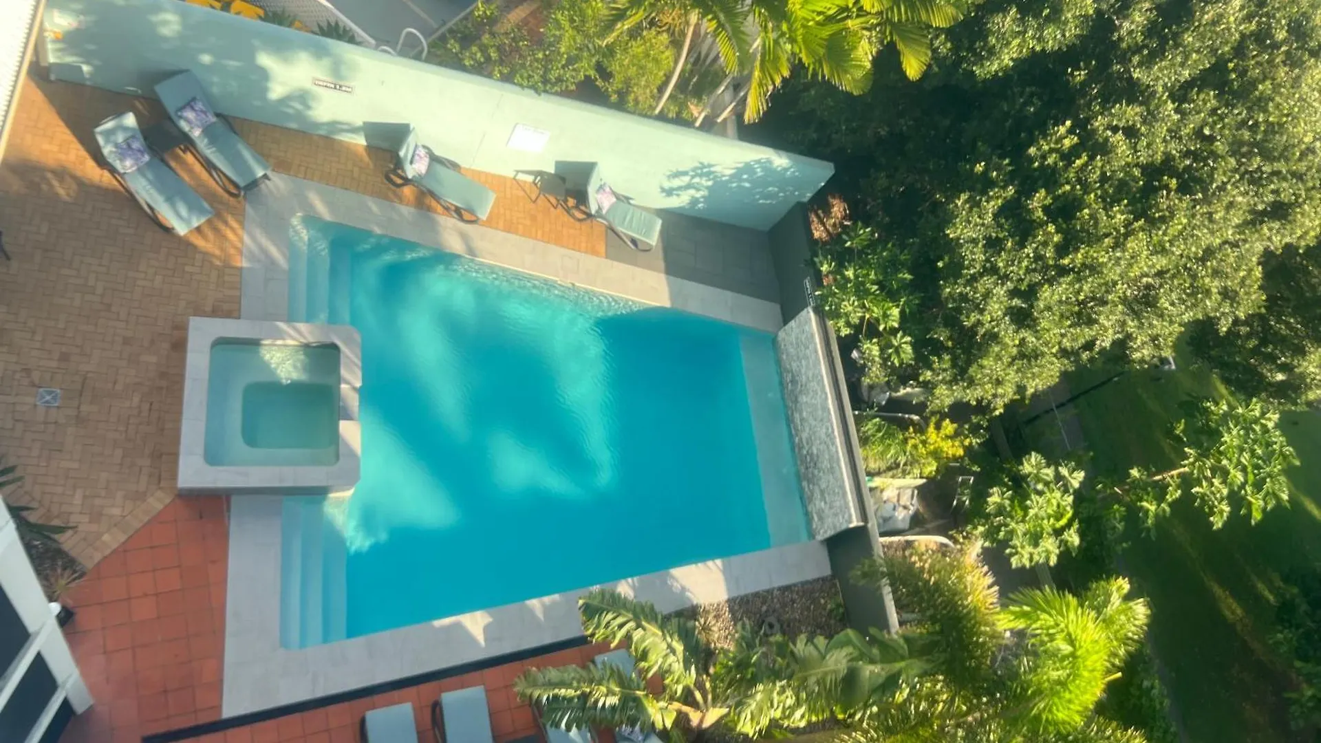 Ocean Views - Top Floor Alexandra Headland 0*,