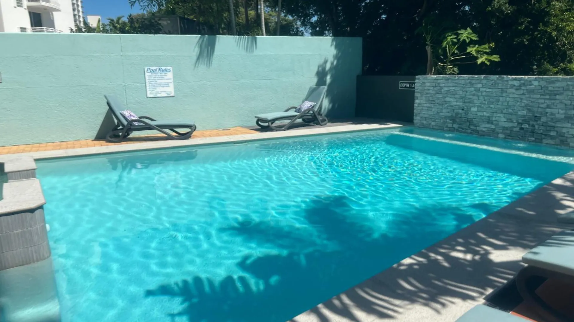 Apartment Ocean Views - Top Floor Alexandra Headland