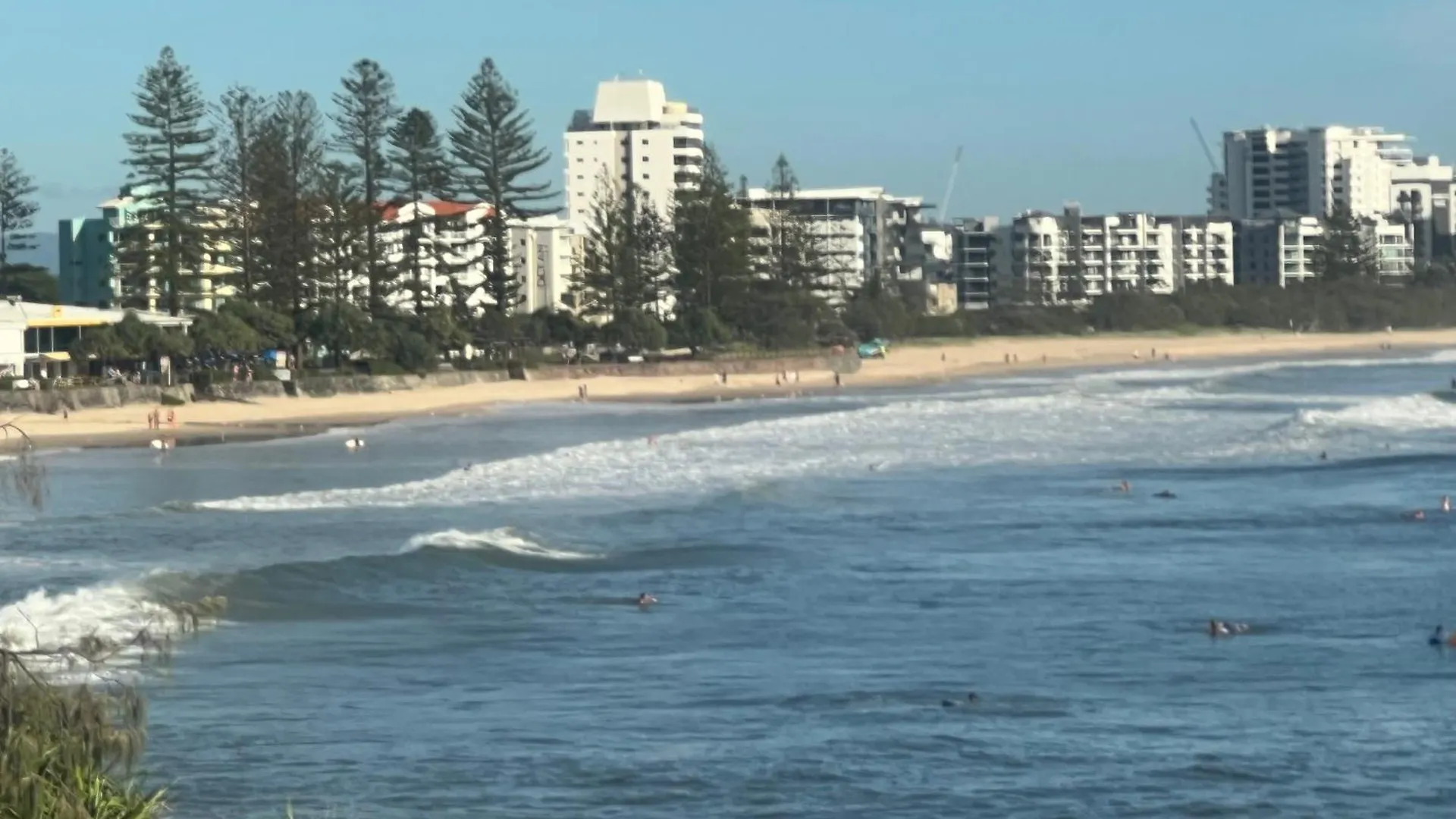 Apartment Ocean Views - Top Floor Alexandra Headland