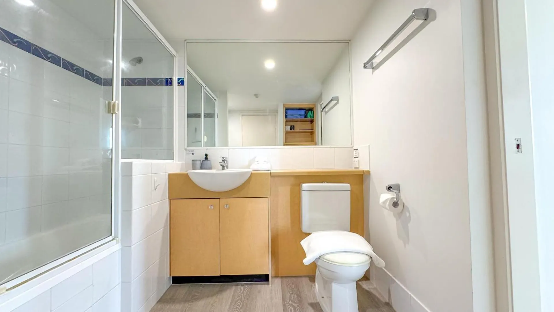 Ocean Views - Top Floor Alexandra Headland Australia